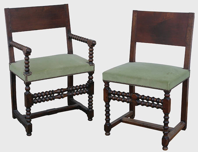 Chaise et fauteuil Louis XIII avec tournage chapelet - Crédit www.antiquites-catalogue.com