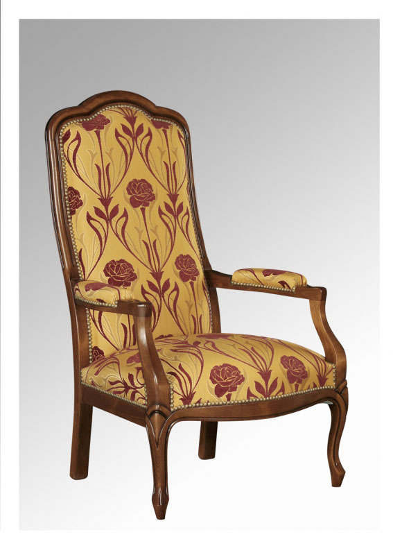 Le fauteuil Voltaire en "trèfle" possède le haut du dossier à trois rayons de courbure - crédit internet