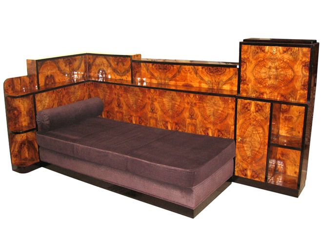 Cosy corner avec meuble bar style Art Déco placage noyer - Crédit internet